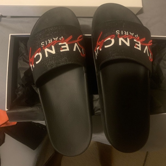 Givenchy pool slides - Picture 1 of 3